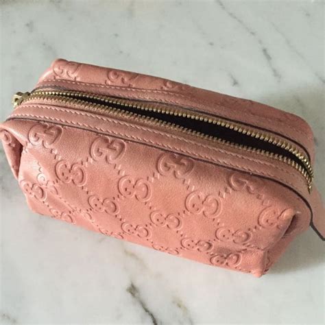 gucci beauty pink pouch